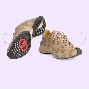 Gucci running sneakers pre-owned